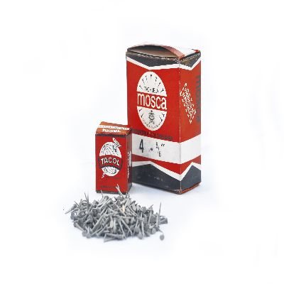 TACHUELA MOSCA 1 1/2 - 3/8" MEJIA (1X450GRS)